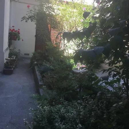 Studio Rue Lepic Apartment
